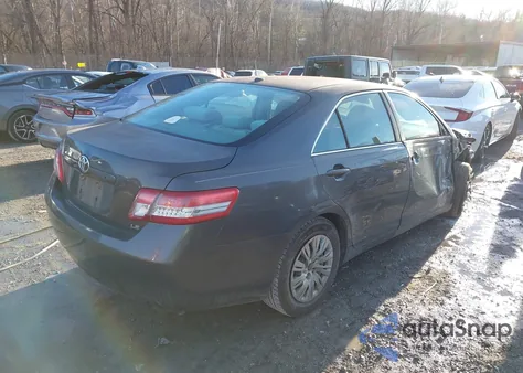 2011 Toyota Camry Le z USA, uszkodzony, nr VIN 4T1BF3EK5BU180621